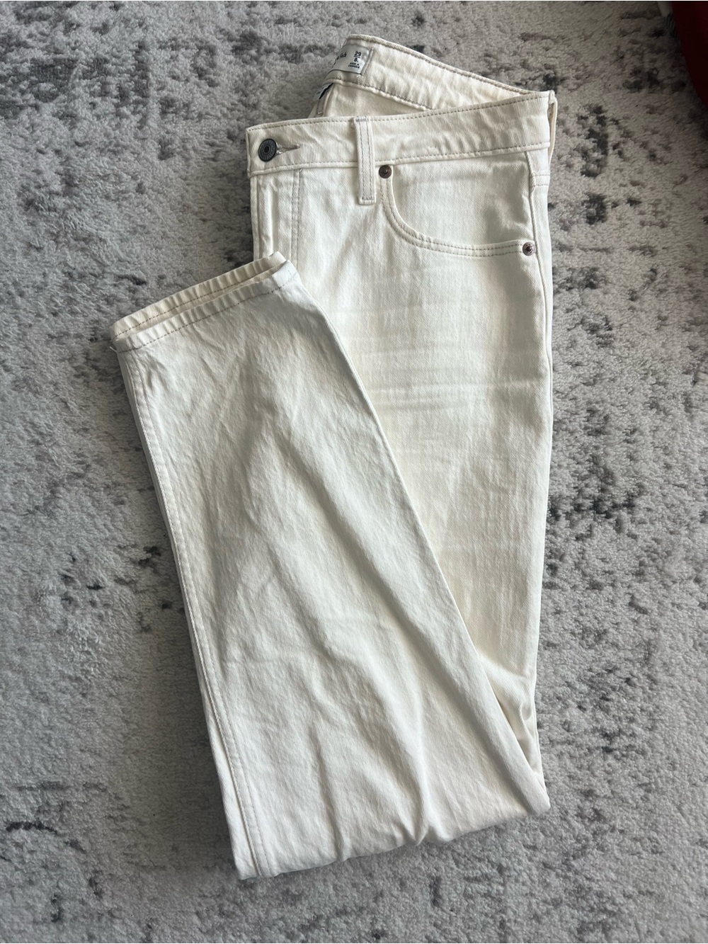 Abercrombie & Fitch Women’s Curve Love High Rise Mom Jean in Cream